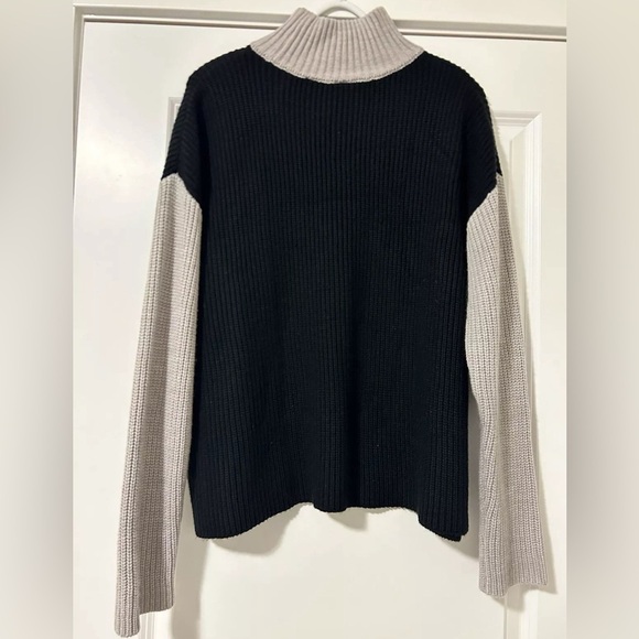 Devotion By Cyrus Women’s Turtleneck, Black And Grey, Large, NWOT - Picture 2 of 4